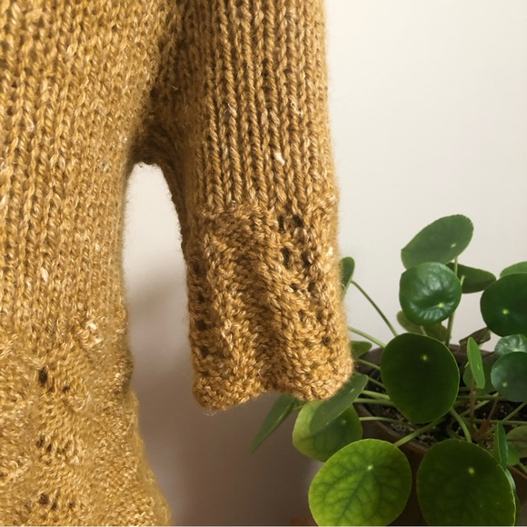 Hand Knit Cropped Sweater - Picture 4 of 12